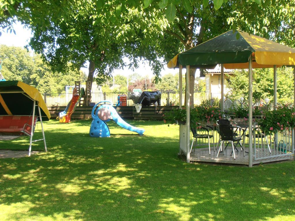Ferienanlage Seehof Krumpendorf Buitenkant foto